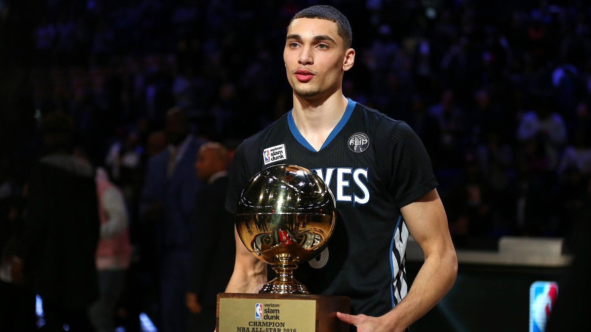 开云体育官网-布克血染赛场,森林狼用NBA级绞杀撕碎深圳最后的骄傲